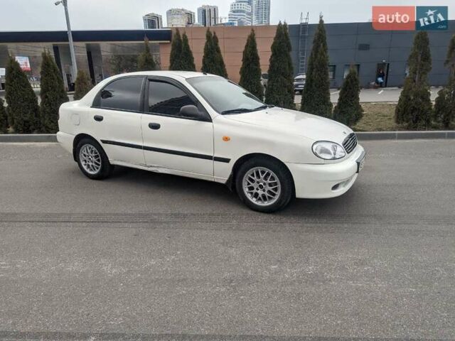 Дэу Ланос 2003 в Днепре (Днепропетровске) на Automoto.ua Белый Дэу Ланос, объемом двигателя 1.5 л и пробегом 200 тыс. км за 2200 $, фото 2 на Automoto.ua