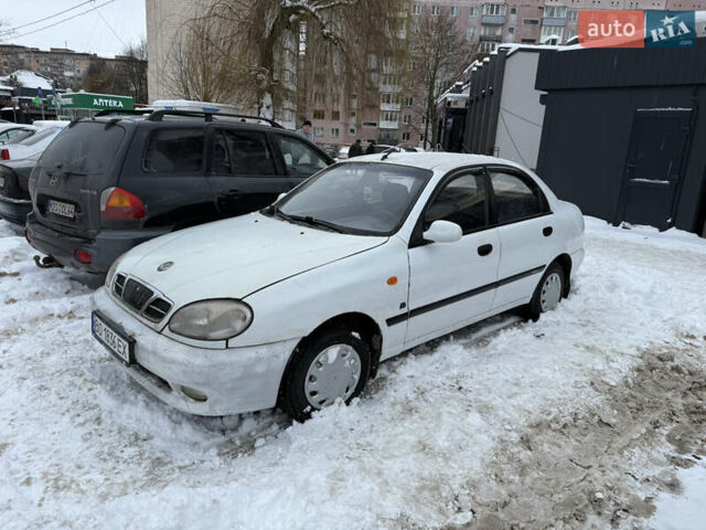 Белый Дэу Ланос, объемом двигателя 1.5 л и пробегом 200 тыс. км за 1350 $, фото 4 на Automoto.ua