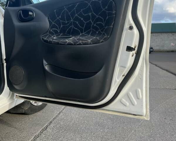 Белый Дэу Ланос, объемом двигателя 1.5 л и пробегом 135 тыс. км за 2850 $, фото 5 на Automoto.ua
