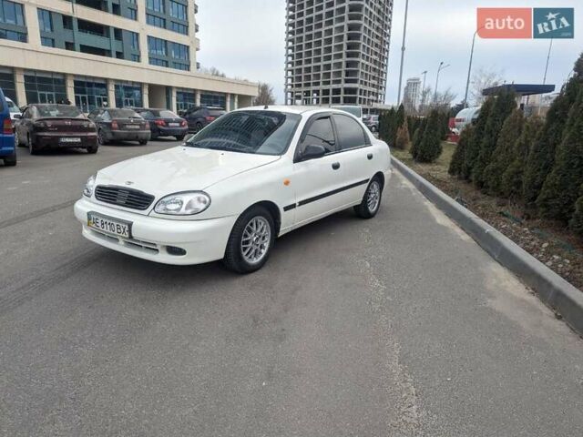 Дэу Ланос 2003 в Днепре (Днепропетровске) на Automoto.ua Белый Дэу Ланос, объемом двигателя 1.5 л и пробегом 200 тыс. км за 2200 $, фото 1 на Automoto.ua