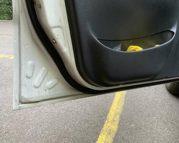 Белый Дэу Ланос, объемом двигателя 1.6 л и пробегом 220 тыс. км за 1600 $, фото 5 на Automoto.ua