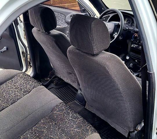 Дэу Ланос 2003 в Днепре (Днепропетровске) на Automoto.ua Белый Дэу Ланос, объемом двигателя 1.5 л и пробегом 338 тыс. км за 2200 $, фото 7 на Automoto.ua