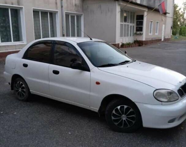 Белый Дэу Ланос, объемом двигателя 1.5 л и пробегом 185 тыс. км за 1800 $, фото 1 на Automoto.ua