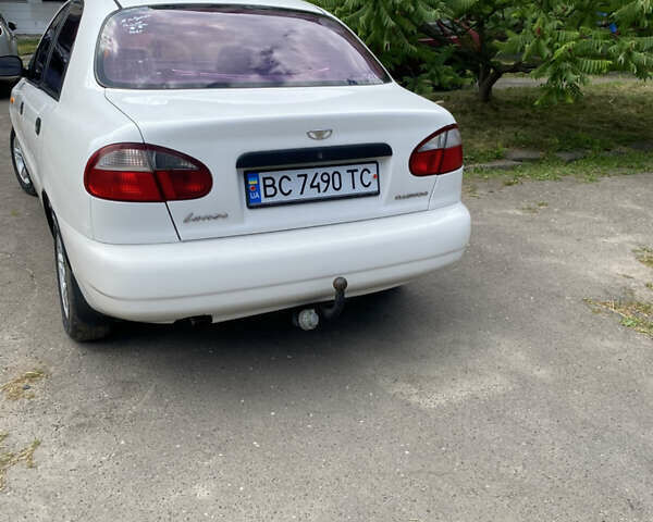 Белый Дэу Ланос, объемом двигателя 1.5 л и пробегом 207 тыс. км за 2200 $, фото 2 на Automoto.ua