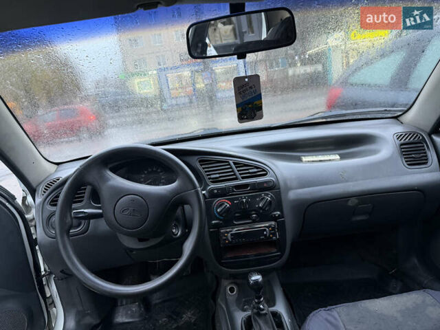 Белый Дэу Ланос, объемом двигателя 1.5 л и пробегом 200 тыс. км за 1500 $, фото 14 на Automoto.ua