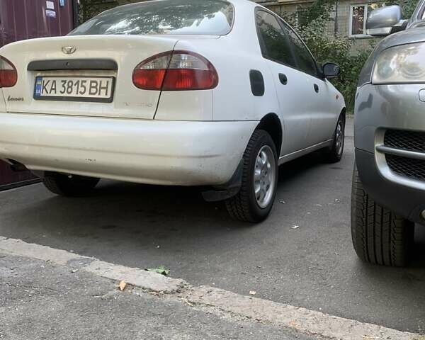 Белый Дэу Ланос, объемом двигателя 1.6 л и пробегом 220 тыс. км за 1600 $, фото 1 на Automoto.ua