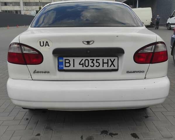 Дэу Ланос 2003 в Кременчуге на Automoto.ua Белый Дэу Ланос, объемом двигателя 1.5 л и пробегом 211 тыс. км за 2400 $, фото 4 на Automoto.ua