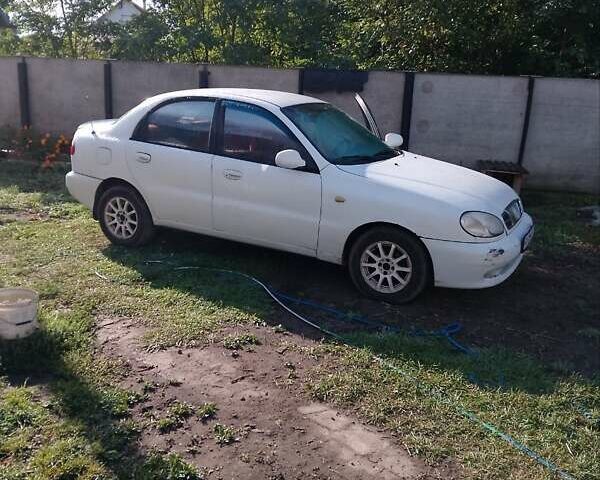 Белый Дэу Ланос, объемом двигателя 1.5 л и пробегом 420 тыс. км за 2350 $, фото 5 на Automoto.ua