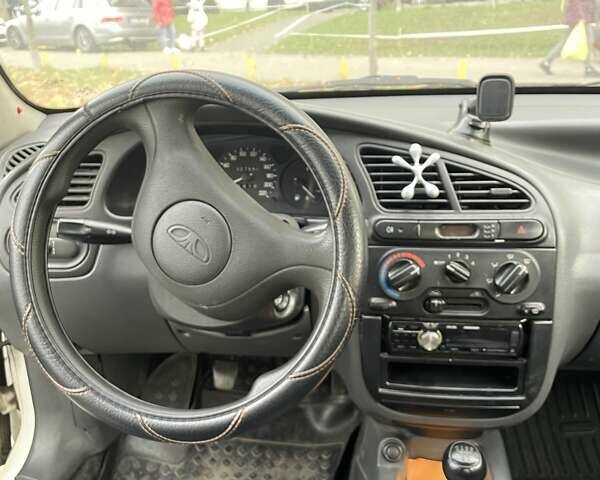 Білий Деу Ланос, об'ємом двигуна 1.5 л та пробігом 308 тис. км за 2319 $, фото 5 на Automoto.ua