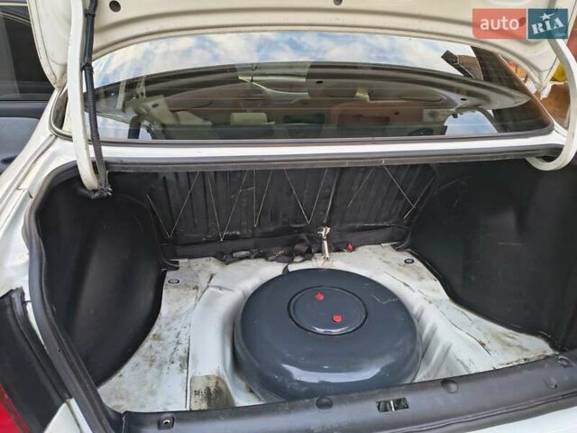 Білий Деу Ланос, об'ємом двигуна 1.5 л та пробігом 178 тис. км за 2250 $, фото 5 на Automoto.ua