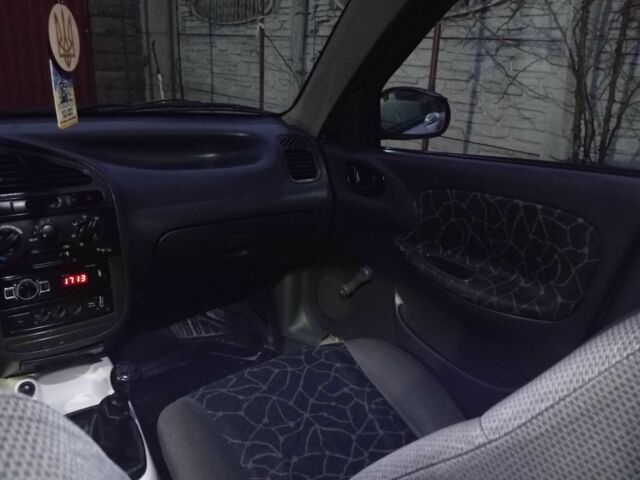 Белый Дэу Ланос, объемом двигателя 1.5 л и пробегом 480 тыс. км за 2000 $, фото 6 на Automoto.ua