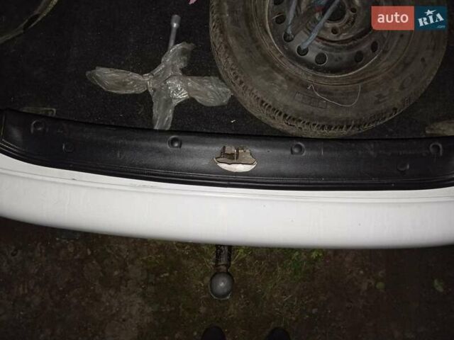 Белый Дэу Ланос, объемом двигателя 1.5 л и пробегом 480 тыс. км за 2000 $, фото 5 на Automoto.ua