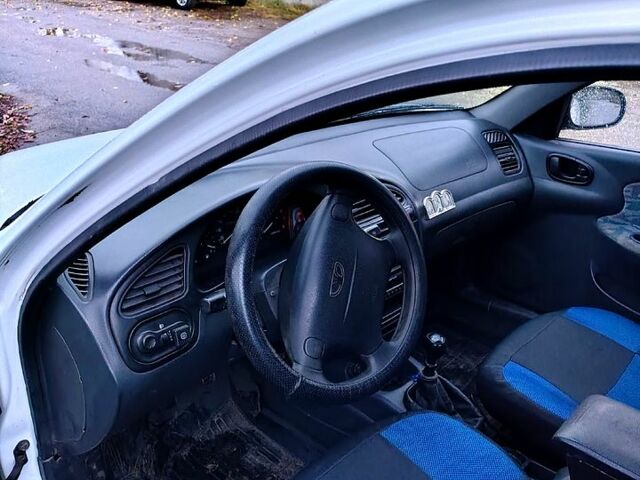 Белый Дэу Ланос, объемом двигателя 1.5 л и пробегом 213 тыс. км за 2200 $, фото 4 на Automoto.ua