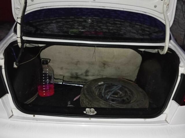 Белый Дэу Ланос, объемом двигателя 1.5 л и пробегом 480 тыс. км за 2000 $, фото 2 на Automoto.ua