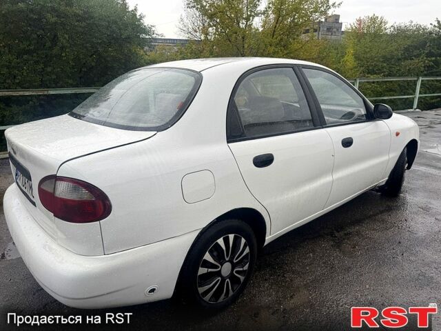 Белый Дэу Ланос, объемом двигателя 1.6 л и пробегом 180 тыс. км за 1600 $, фото 1 на Automoto.ua