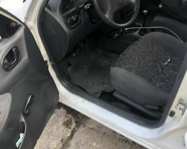 Белый Дэу Ланос, объемом двигателя 1.5 л и пробегом 268 тыс. км за 1300 $, фото 4 на Automoto.ua