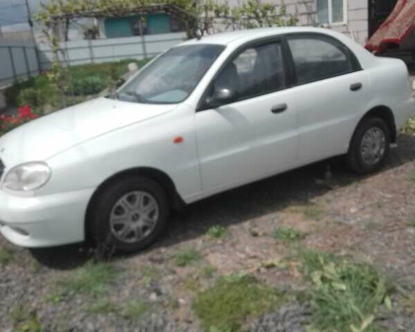 Белый Дэу Ланос, объемом двигателя 1.5 л и пробегом 250 тыс. км за 2000 $, фото 2 на Automoto.ua