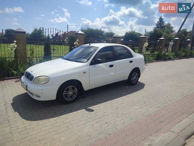 Белый Дэу Ланос, объемом двигателя 1.5 л и пробегом 260 тыс. км за 2300 $, фото 3 на Automoto.ua