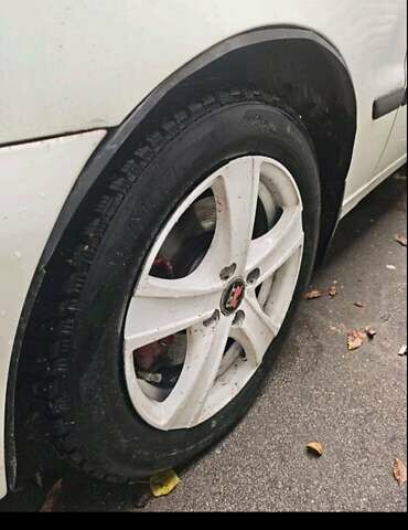 Белый Дэу Ланос, объемом двигателя 1.5 л и пробегом 220 тыс. км за 3500 $, фото 2 на Automoto.ua