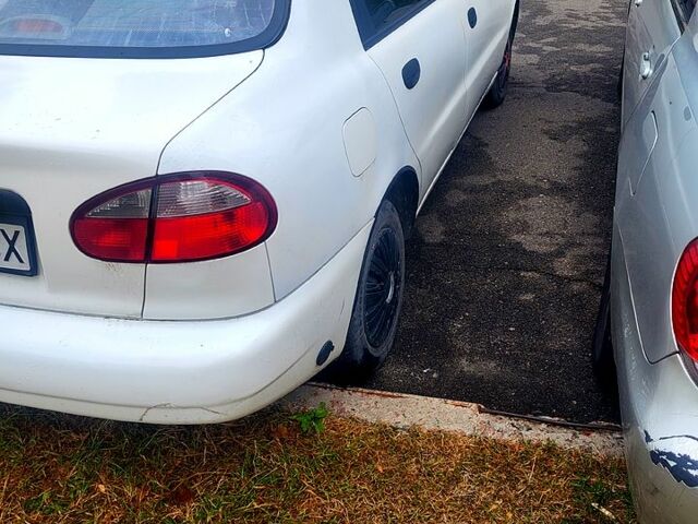 Белый Дэу Ланос, объемом двигателя 1.5 л и пробегом 250 тыс. км за 1450 $, фото 4 на Automoto.ua