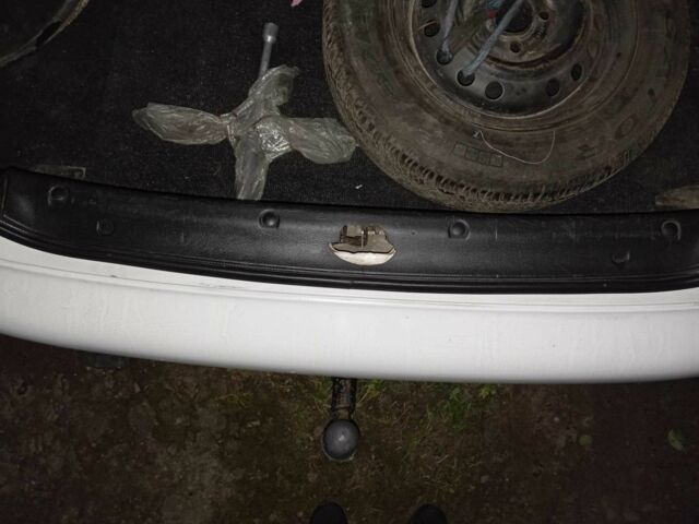 Белый Дэу Ланос, объемом двигателя 1.5 л и пробегом 480 тыс. км за 2000 $, фото 3 на Automoto.ua