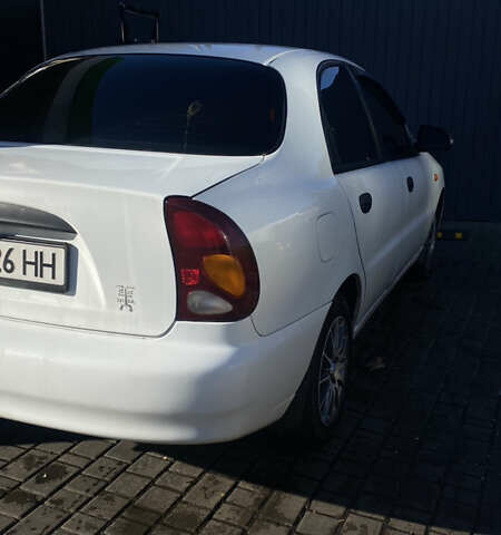 Белый Дэу Ланос, объемом двигателя 1.5 л и пробегом 110 тыс. км за 2700 $, фото 3 на Automoto.ua