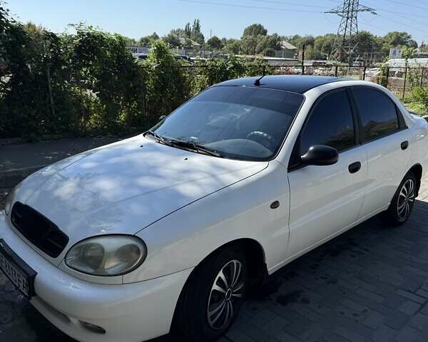 Белый Дэу Ланос, объемом двигателя 1.5 л и пробегом 245 тыс. км за 2950 $, фото 2 на Automoto.ua