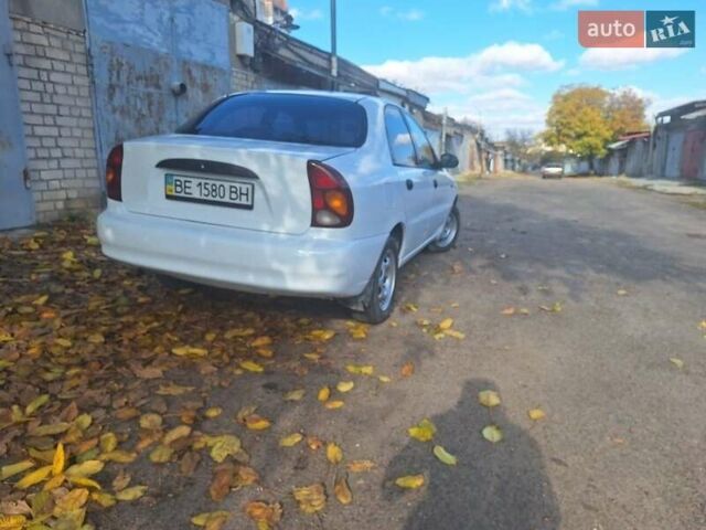 Белый Дэу Ланос, объемом двигателя 1.5 л и пробегом 300 тыс. км за 2000 $, фото 6 на Automoto.ua