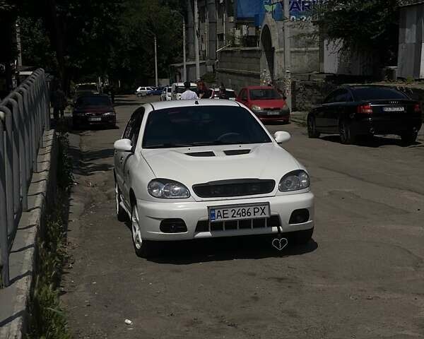 Белый Дэу Ланос, объемом двигателя 1.5 л и пробегом 230 тыс. км за 2700 $, фото 3 на Automoto.ua