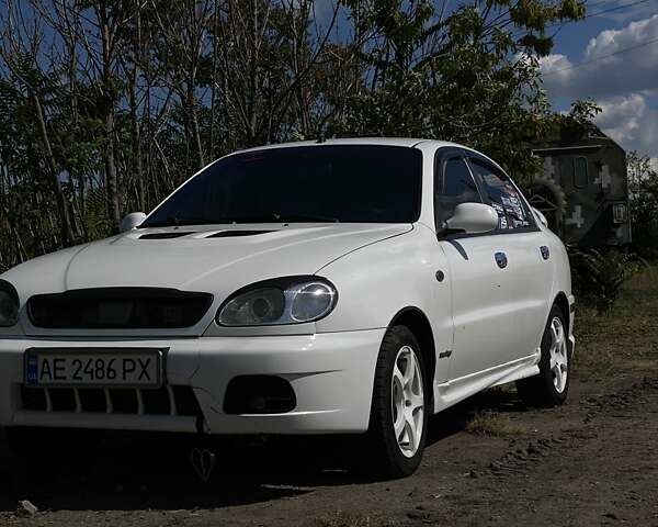 Белый Дэу Ланос, объемом двигателя 1.5 л и пробегом 230 тыс. км за 2700 $, фото 4 на Automoto.ua