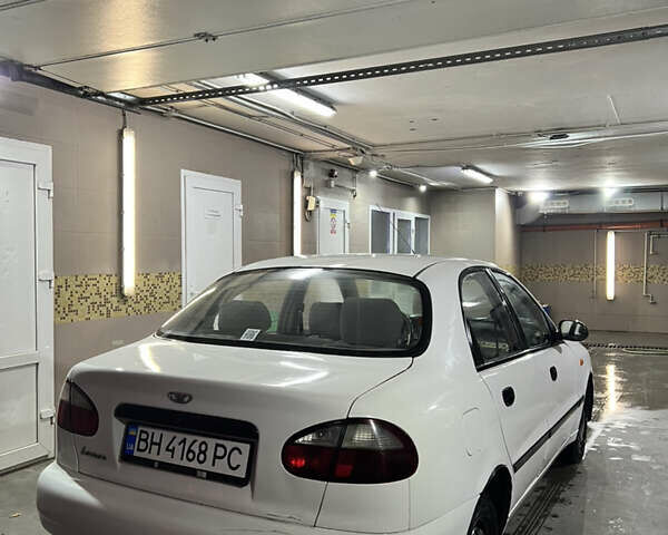Белый Дэу Ланос, объемом двигателя 1.5 л и пробегом 210 тыс. км за 1799 $, фото 4 на Automoto.ua
