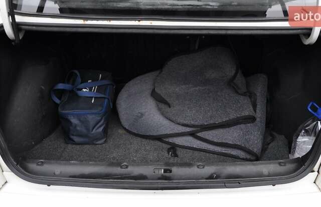 Белый Дэу Ланос, объемом двигателя 1.5 л и пробегом 145 тыс. км за 2700 $, фото 5 на Automoto.ua