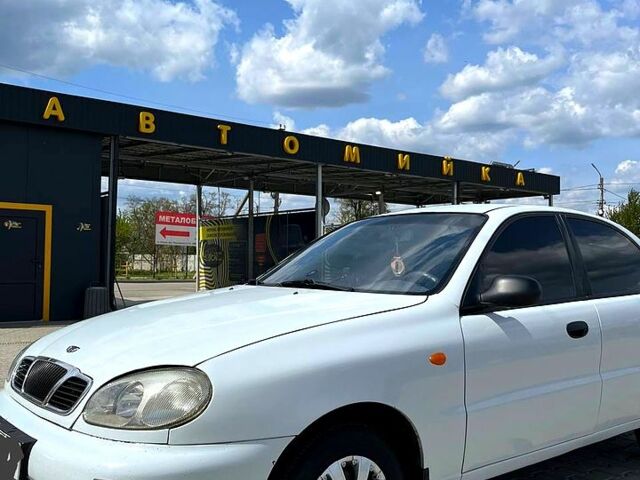 Белый Дэу Ланос, объемом двигателя 1.5 л и пробегом 197 тыс. км за 2000 $, фото 2 на Automoto.ua
