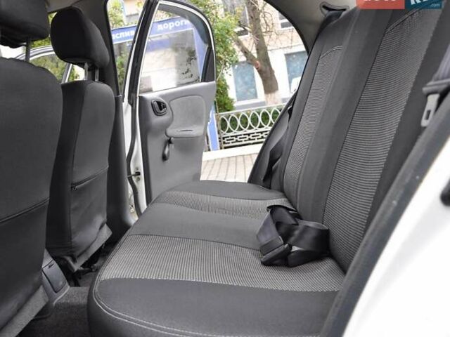 Белый Дэу Ланос, объемом двигателя 1.5 л и пробегом 145 тыс. км за 2700 $, фото 17 на Automoto.ua