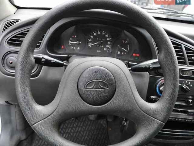 Белый Дэу Ланос, объемом двигателя 1.5 л и пробегом 145 тыс. км за 2700 $, фото 26 на Automoto.ua