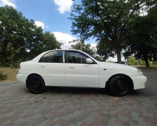 Деу Ланос 2005 у Кропивницькому (Кіровограді) на Automoto.ua Білий Деу Ланос, об'ємом двигуна 1.5 л та пробігом 120 тис. км за 1600 $, фото 6 на Automoto.ua