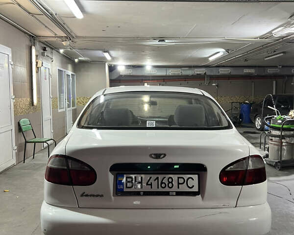 Белый Дэу Ланос, объемом двигателя 1.5 л и пробегом 210 тыс. км за 1799 $, фото 3 на Automoto.ua