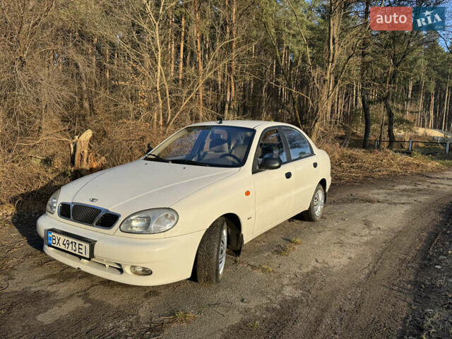 Белый Дэу Ланос, объемом двигателя 1.6 л и пробегом 152 тыс. км за 2000 $, фото 1 на Automoto.ua
