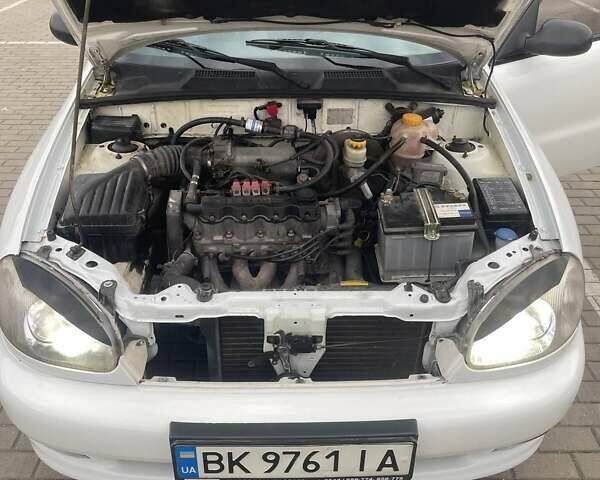 Белый Дэу Ланос, объемом двигателя 1.5 л и пробегом 227 тыс. км за 2100 $, фото 7 на Automoto.ua