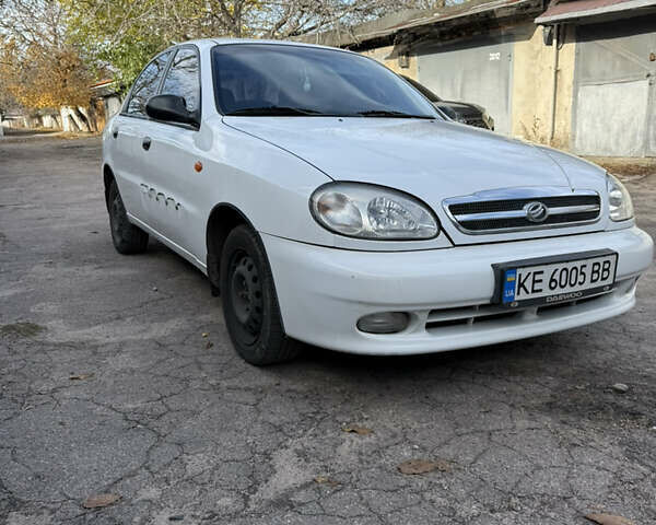Дэу Ланос 2006 в Днепре (Днепропетровске) на Automoto.ua Белый Дэу Ланос, объемом двигателя 1.5 л и пробегом 151 тыс. км за 2700 $, фото 1 на Automoto.ua