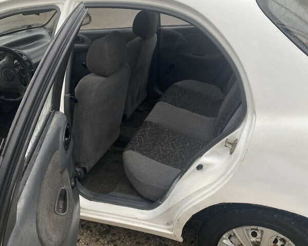 Белый Дэу Ланос, объемом двигателя 0 л и пробегом 300 тыс. км за 1200 $, фото 7 на Automoto.ua