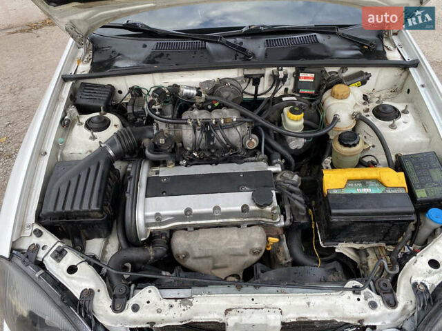 Деу Ланос 2006 у Запоріжжя на Automoto.ua Білий Деу Ланос, об'ємом двигуна 1.6 л та пробігом 340 тис. км за 2300 $, фото 6 на Automoto.ua