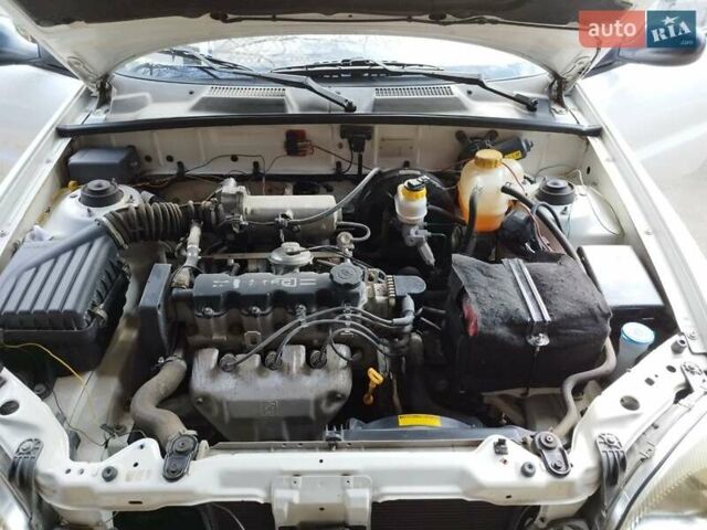 Белый Дэу Ланос, объемом двигателя 1.5 л и пробегом 9 тыс. км за 4500 $, фото 5 на Automoto.ua