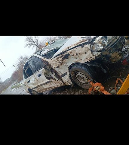 Белый Дэу Ланос, объемом двигателя 1.4 л и пробегом 135 тыс. км за 800 $, фото 2 на Automoto.ua