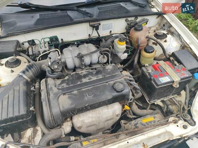 Белый Дэу Ланос, объемом двигателя 1.6 л и пробегом 235 тыс. км за 3000 $, фото 5 на Automoto.ua