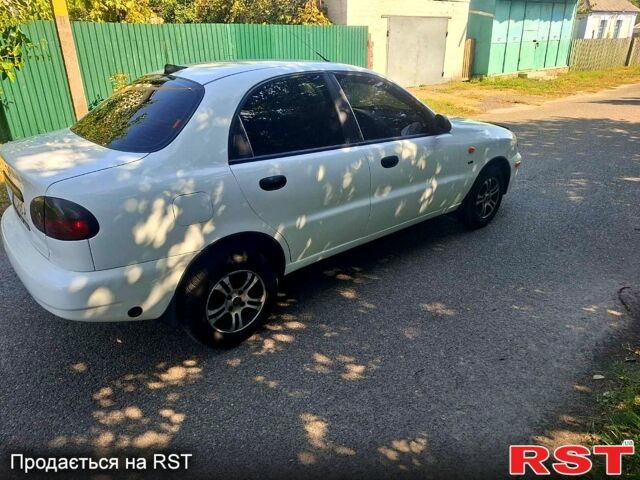 Белый Дэу Ланос, объемом двигателя 1.5 л и пробегом 225 тыс. км за 2000 $, фото 2 на Automoto.ua