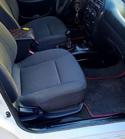 Белый Дэу Ланос, объемом двигателя 1.5 л и пробегом 370 тыс. км за 1310 $, фото 4 на Automoto.ua