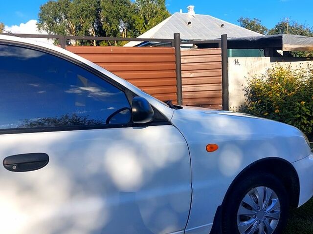 Белый Дэу Ланос, объемом двигателя 1.4 л и пробегом 360 тыс. км за 1500 $, фото 1 на Automoto.ua