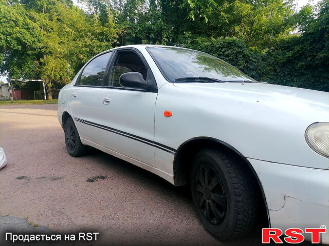 Белый Дэу Ланос, объемом двигателя 1.5 л и пробегом 240 тыс. км за 1900 $, фото 1 на Automoto.ua