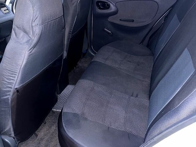 Белый Дэу Ланос, объемом двигателя 1.4 л и пробегом 250 тыс. км за 1800 $, фото 3 на Automoto.ua